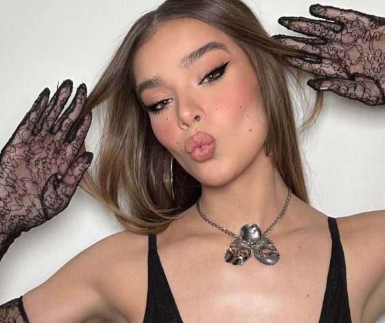 10 идей новогоднего макияжа от Хейли Бибер, Мод Апатоу и Лили-Роуз Депп