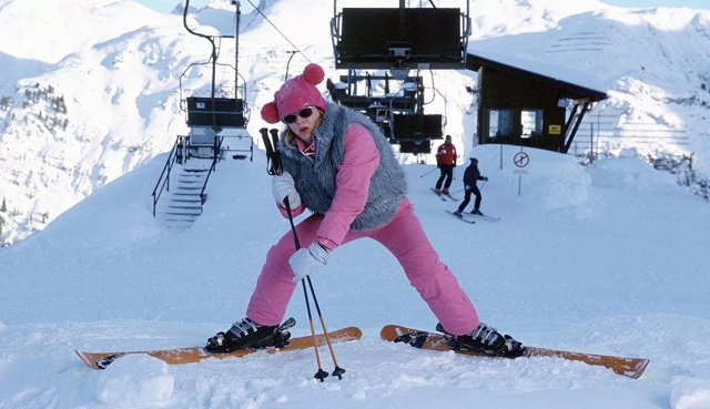Видео дня: лыжники перекрыли склон горнолыжного курорта в Австрии