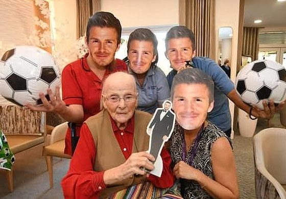 Больше, чем игра: Дэвид Бекхэм поблагодарил преданную болельщицу за поддержку. Ей 102 года