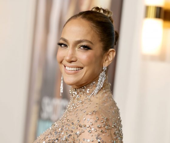 От Рима до Лос-Анджелеса: Дженнифер Лопес примерила платье, которое достойно выставляться в музеях