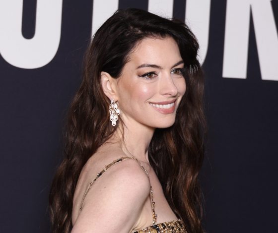 Как бы выглядела женщина-кошка версии 2023? Определенно как Энн Хэтэуэй