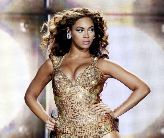 Бейонсе в провокационном платье из жидкого золота подтвердила звание поп-дивы