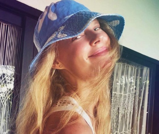 Светлана Ходченкова встретила 40-летие в бикини на пляже