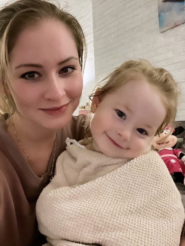 Вся в маму: Юлия Липницкая поделилась фотографией с дочерью