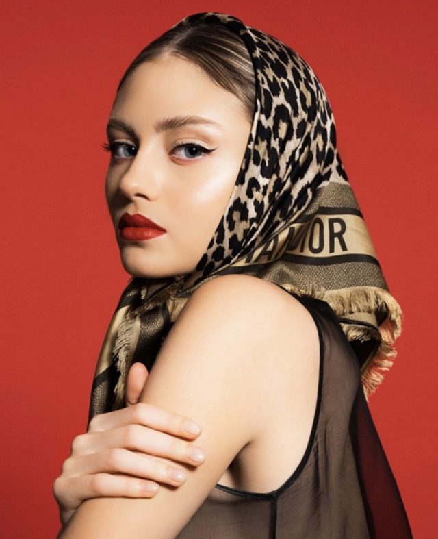 Красный цвет – внимание: 18-летняя дочь Хайди Клум Лени снялась в новом кампейне Dior Beauty