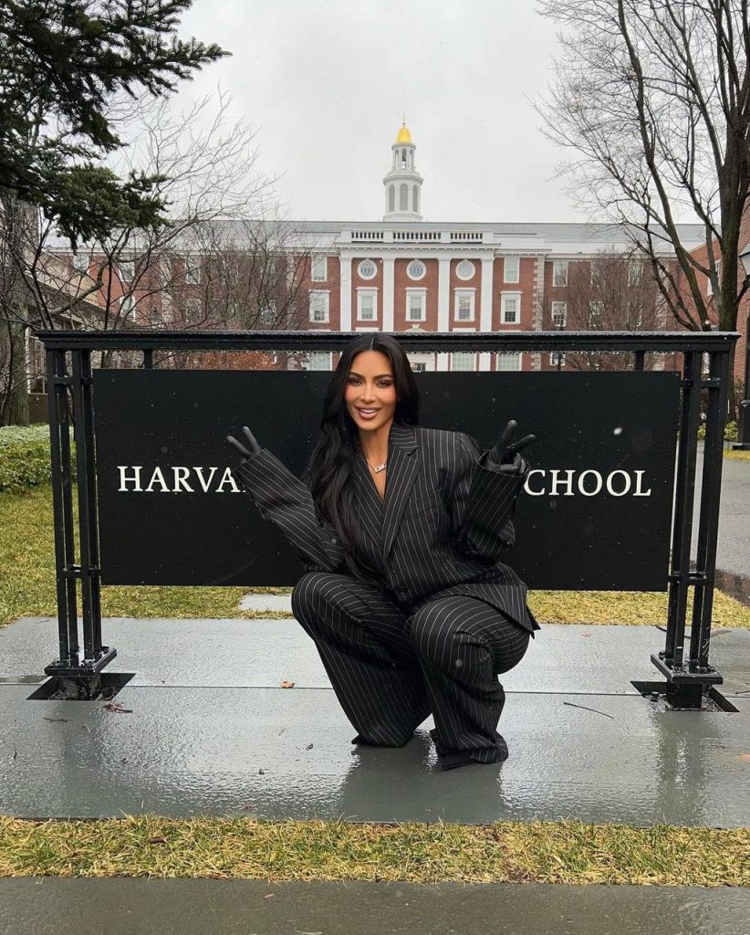 Ким Кардяшан в Гарварде