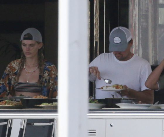 Как Леонардо ДиКаприо проводит новогодние каникулы? Новые фото актера с отдыха