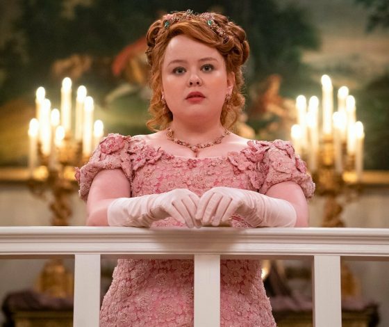 В Сеть слили первые фотографии со съемок третьего сезона «Бриджертонов»: новый образ Пенелопы Фезерингтон и свадьба Энтони Бриджертона и Кейт Шармы