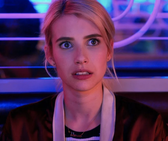 Эмма Робертс примерила пальто с розовым мехом и леопардовым принтом (и, на удивление, образ получился удачным)