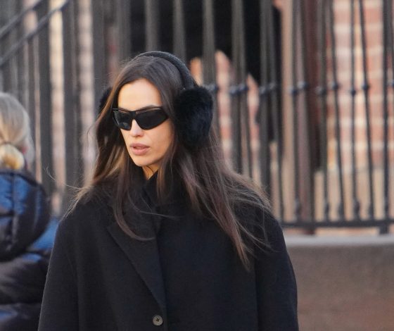 Шерстяное платье и меховые наушники: Ирина Шейк расскажет, как не мерзнуть в холода