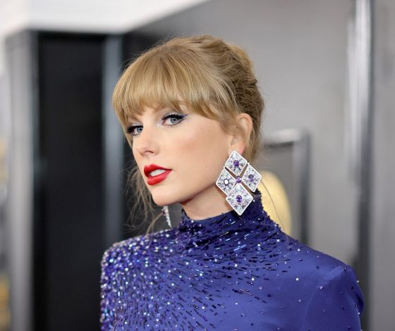 Сталкер Тейлор Свифт снова пытался пробраться в дом певицы: он караулил ее после суда