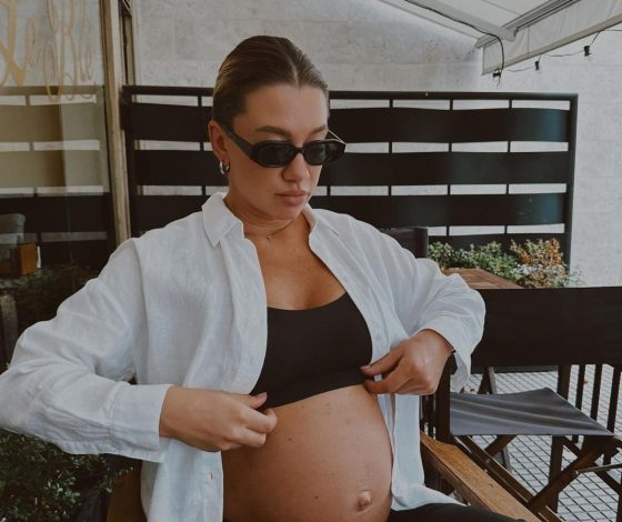 Мария Тарасова поделилась честной фотографией в купальнике спустя месяц после родов