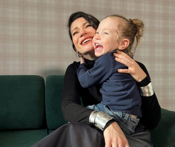 «Помню испуганные глаза»: Ида Галич рассказала о беременности и поделилась редкими кадрами сына