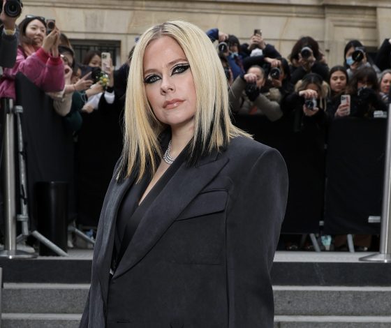 Цифра дня: бывший парень Кайли Дженнер подарил Аврил Лавин цепь за 6 миллионов рублей