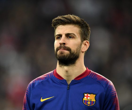 Жерара Пике засняли с возлюбленной на прогулке. Кажется, что все-таки любовь