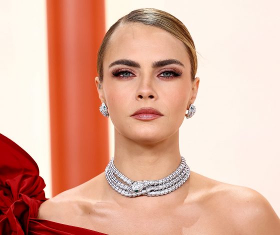 Сгорел дом Кары Делевинь. Как он выглядел