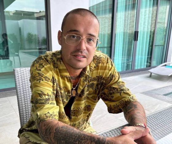 Гуф показал поклонникам подарок для любимого человека