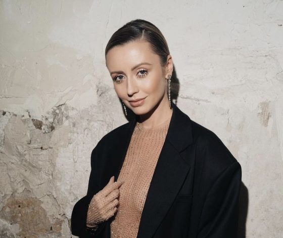 Прозрачный намек: Наталья Османн демонстрирует отличный (и трендовый) образ для самых смелых беременных