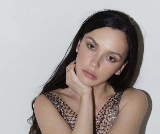 Ольга Серябкина примерила полностью прозрачное (и даже элегантное) платье