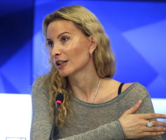 22-летняя дочь Этери Тутберидзе отдыхает на яхте с мужем-фигуристом