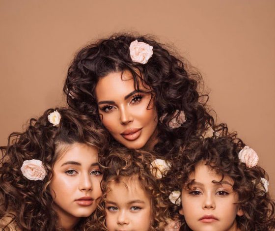 «Я понимаю, что тебе тяжело с папой»: дочь Оксаны Самойловой поддержала маму в конфликте с Джиганом