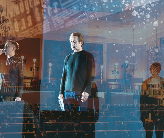 «В стенах великой библиотеки прозвучало настоящее живое слово»: как прошла премьера поэтического проекта «Настоящие»