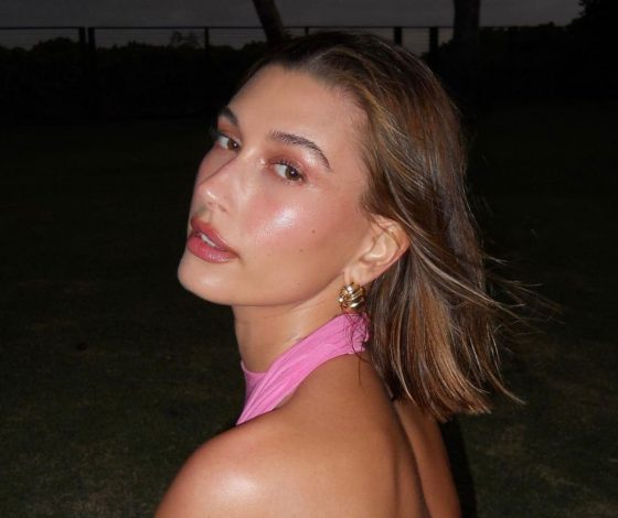 На спорте: этим летом Хейли Бибер носит джерси вместо платья