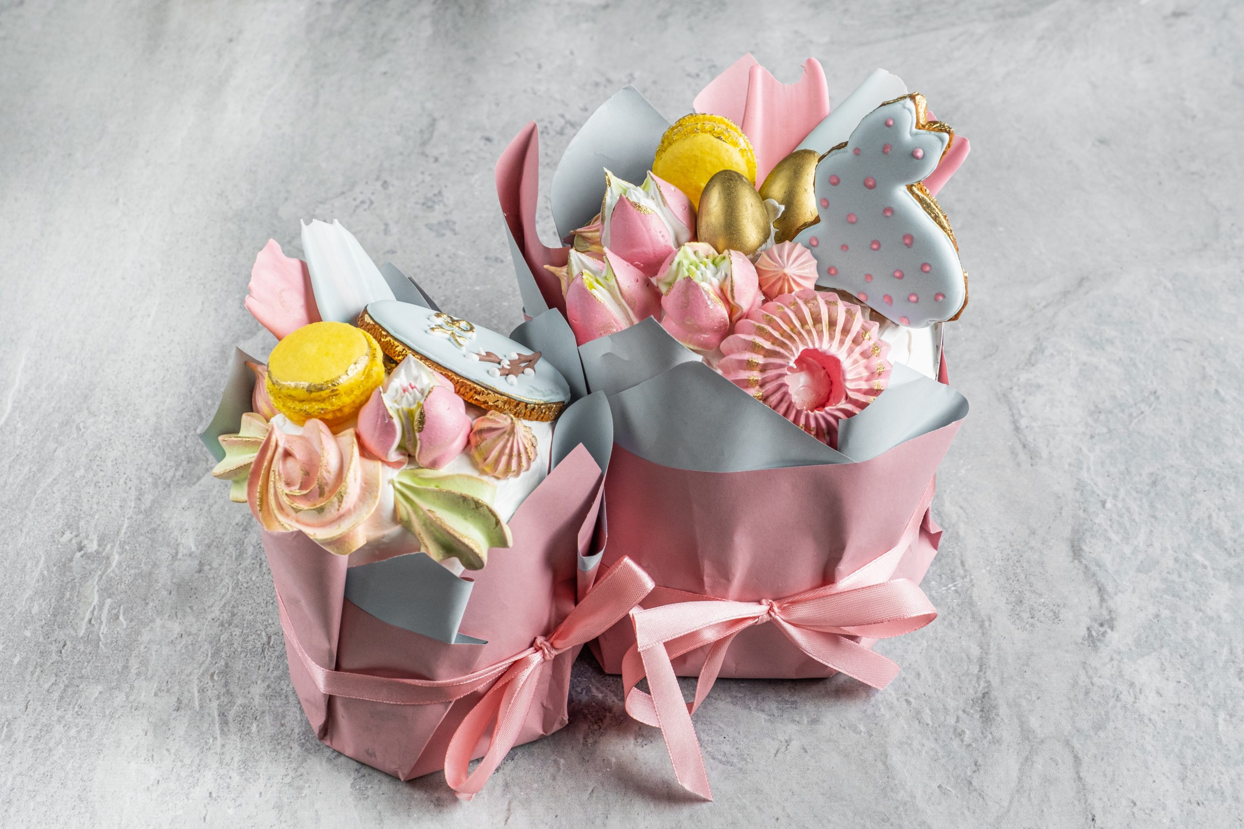 With white bunnies and chocolate eggs: the most beautiful Easter cakes in Moscow restaurants