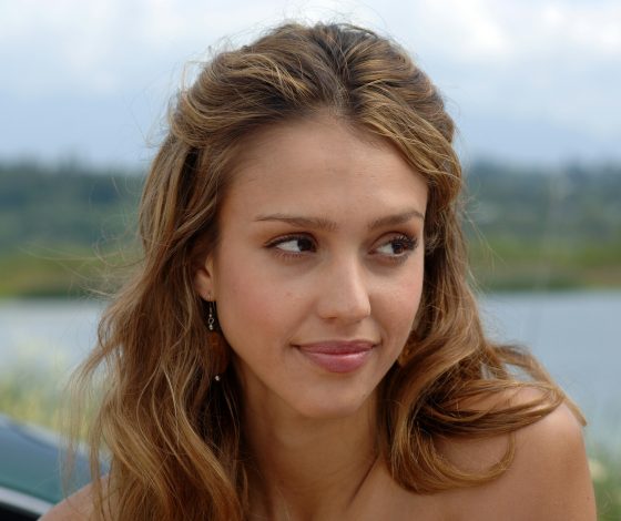 Как правильно ухаживать за волосами в межсезонье?