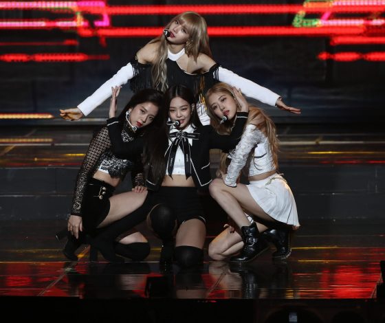 Южнокорейская поп-группа Blackpink стала рекордсменом по просмотрам на YouTube. Они обогнали даже Джастина Бибера