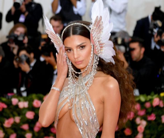 Самые откровенные наряды звезд на Met Gala