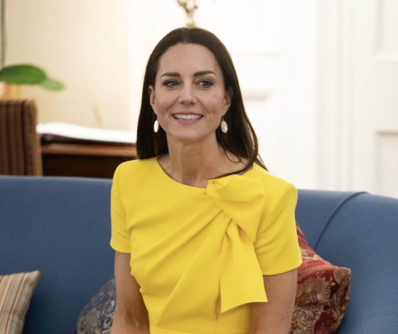 Кейт Миддлтон появилась в весьма нетрадиционном наряде для празднования Пасхи. И нарушила королевский протокол