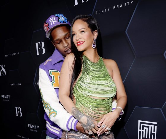 Что-то на идеальном: беременная Рианна, A$AP Rocky и их 10-месячный сын на семейном ужине