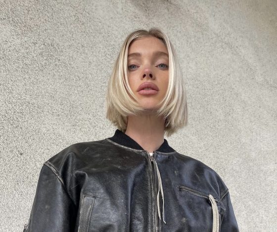 Супермодель Эльза Хоск доказывает, что балетки в компании с джинсами – лучшая затея для весны. Причем не опять, а снова