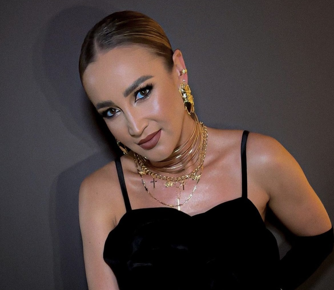 Olga Buzova repeated the image of Ida Galich.  And even Mia Boyki