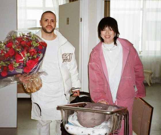 «Ты должен показать ему свою планету»: Катя IOWA выписалась из роддома