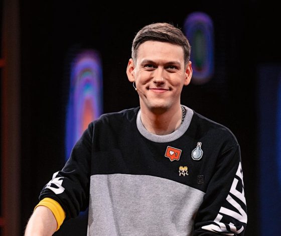 Антон Шастун намекнул на расставание с девушкой