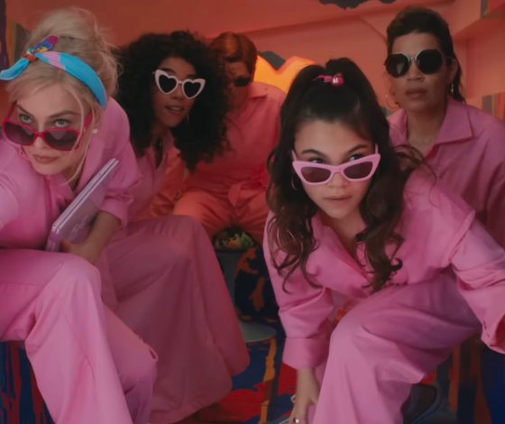 Почему поклонники «Барби» в ярости из-за песни, которая играла в трейлере?