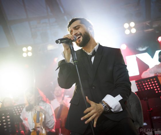 Тимати, Валя Карнавал, Анна Седокова и другие на акустическом концерте Jony & VK