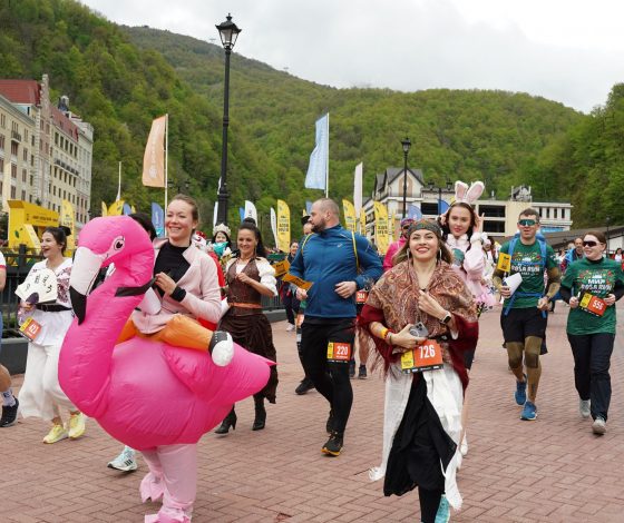 Карнавальный забег, горные водопады и снежные тропы: чем запомнился фестиваль «Мир» ROSA RUN - 2023