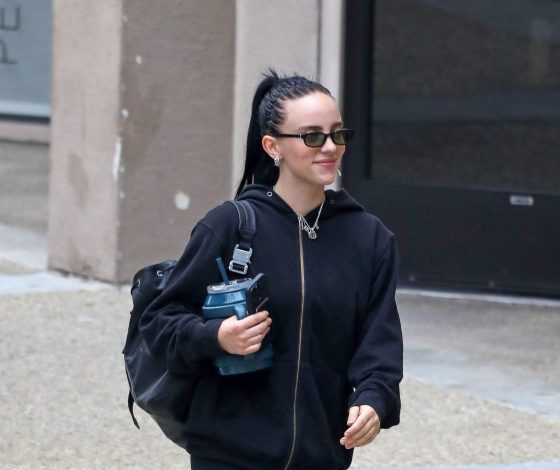 Как выглядит похудевшая Билли Айлиш на снимках папарацци?