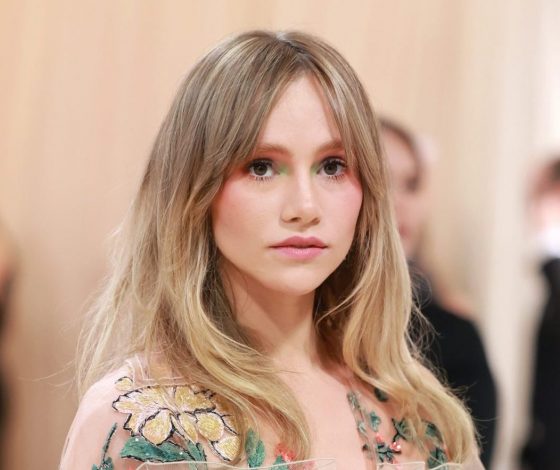 Сьюки Уотерхаус показала фигуру в откровенном бикини спустя шесть месяцев после родов