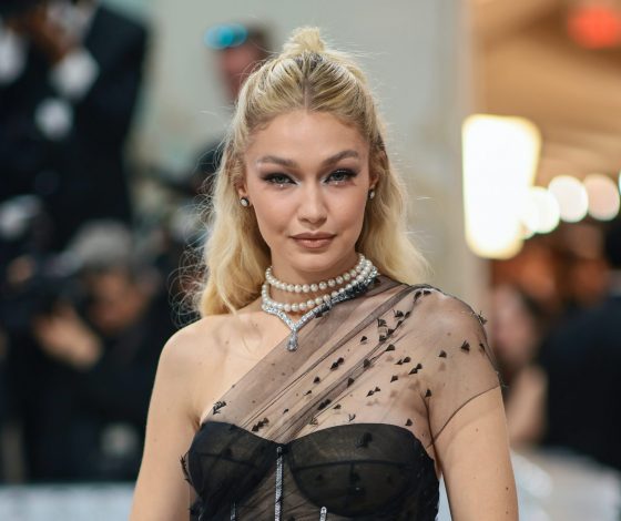 Джиджи Хадид засняли с музыкальным продюсером после вечеринки