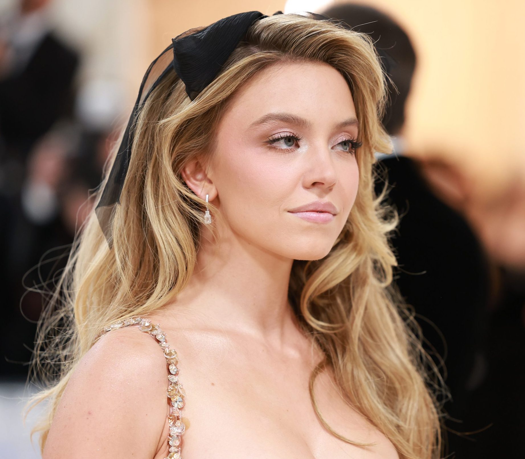 After rumors of a new love: Sydney Sweeney spotted with a wedding ring ...