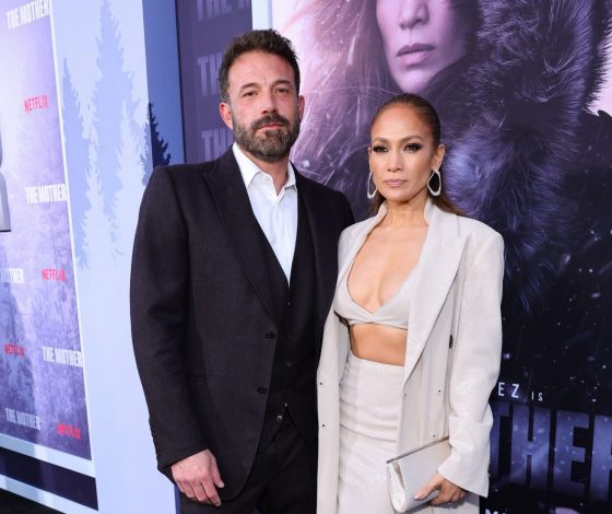 Конфликт исчерпан: Дженнифер Лопес и Бена Аффлека застали за поцелуем