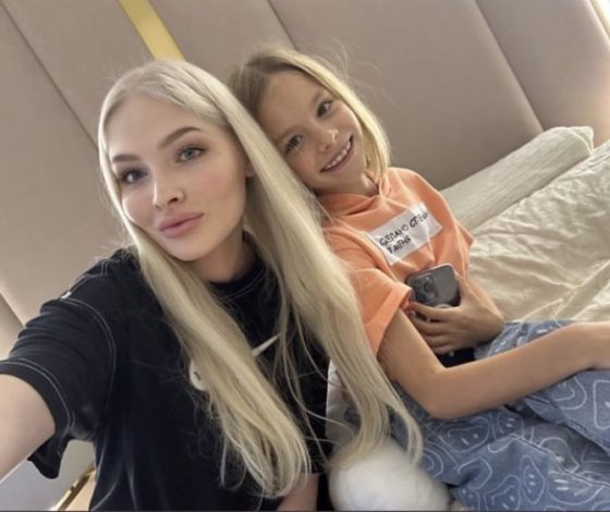 Алена Шишкова показала тату, которое посвятила дочери: «Наш с Алисой фирменный знак»