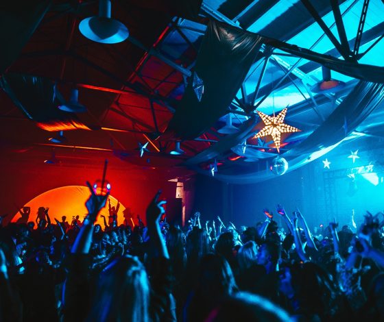 Встречаем летний сезон на «Морской»: танцы до утра и ночной маркет