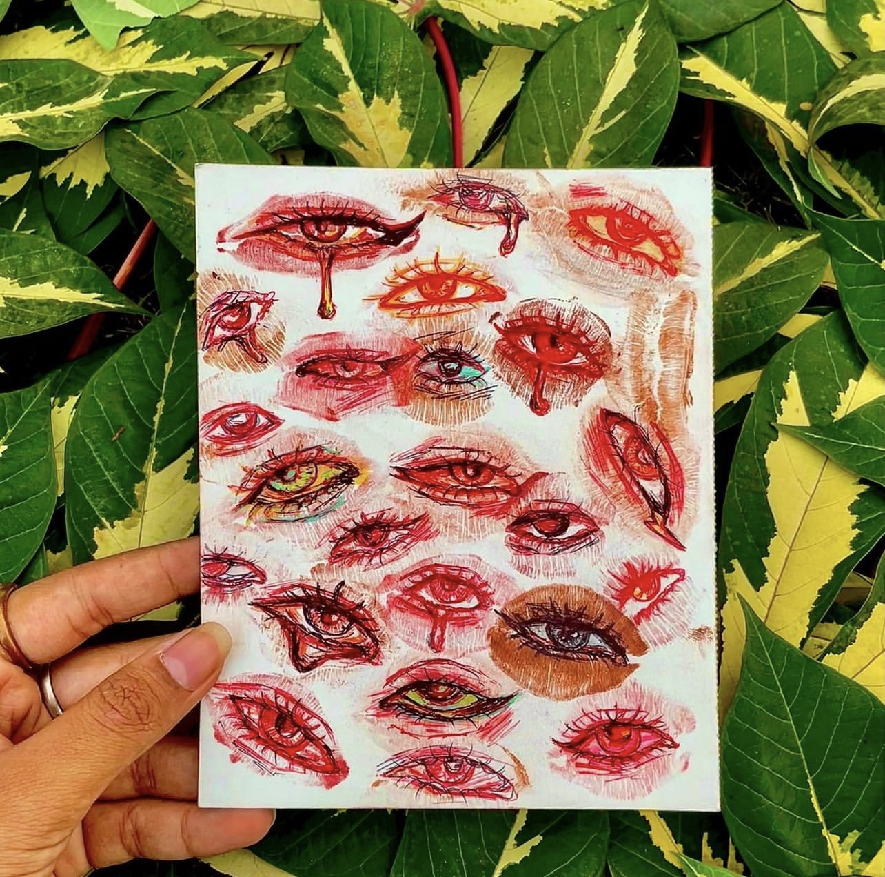 How to draw eyes with lipstick?