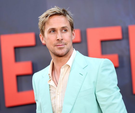 Райан Гослинг появился в образе Кена. И у любви у нашей села батарейка