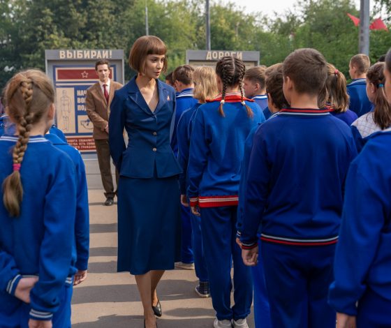 Эксклюзив: первые кадры Равшаны Курковой со съемок нового сезона сериала «Пищеблок»